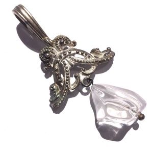 🦋 Rebecca Collins silver tone pendant clear drop Regencycore vintage